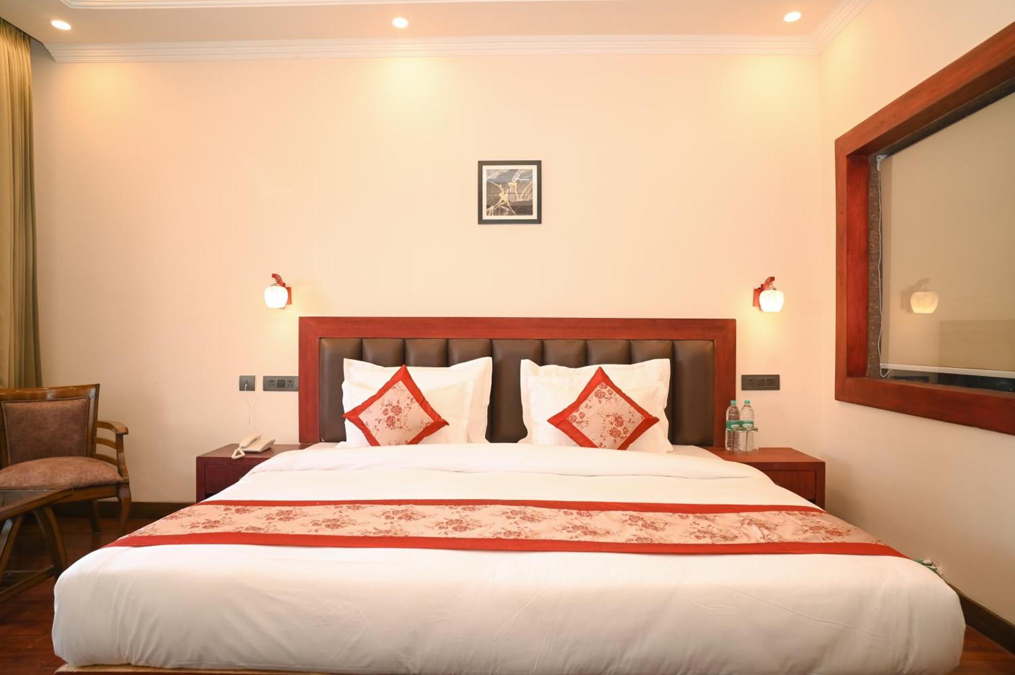 Hotel Ladakh Hills เลห์ ภายนอก รูปภาพ