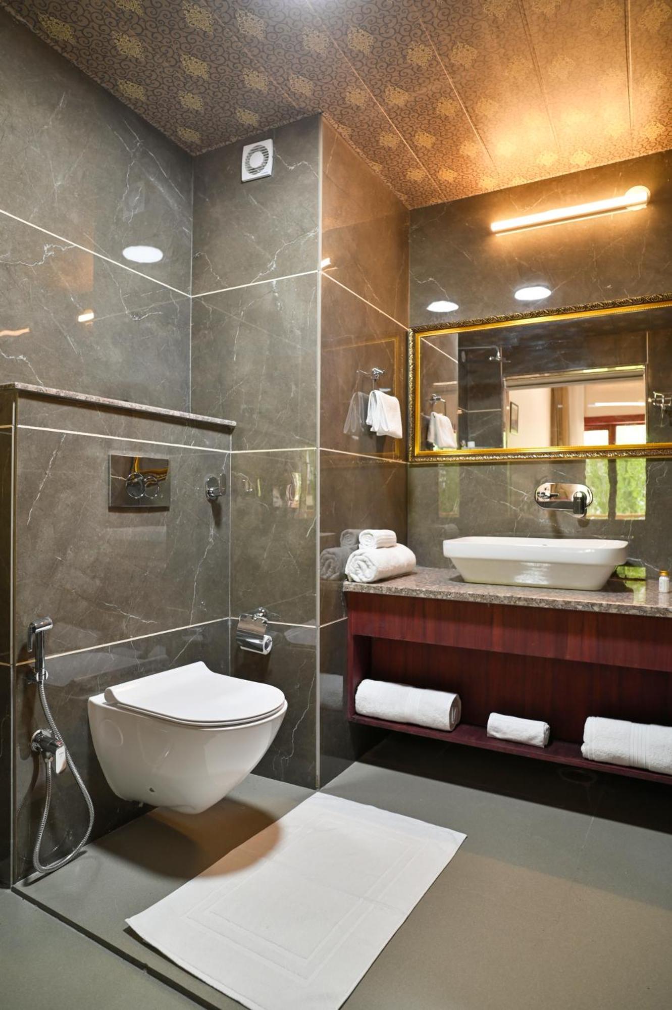 Hotel Ladakh Hills เลห์ ภายนอก รูปภาพ