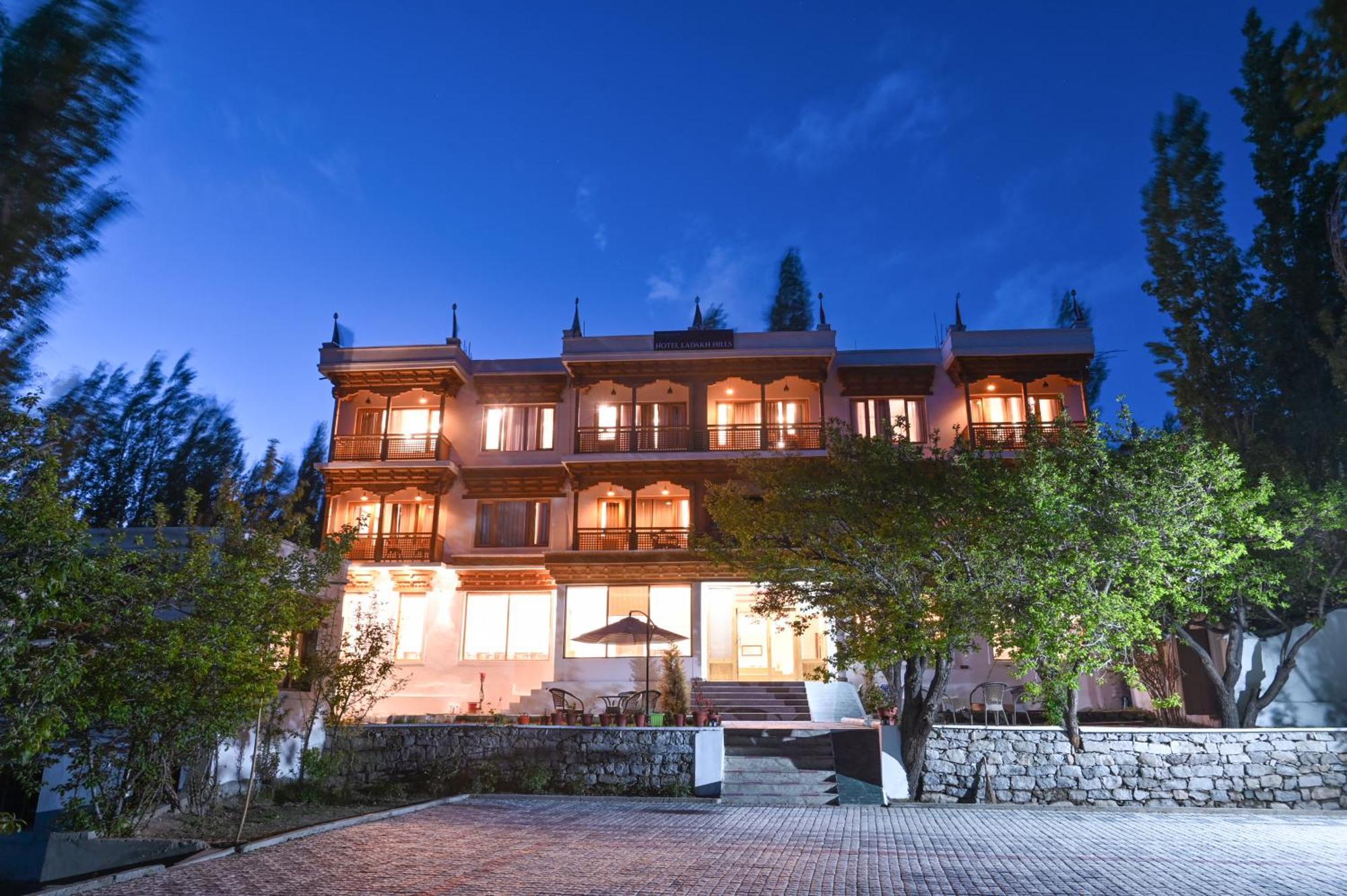 Hotel Ladakh Hills เลห์ ภายนอก รูปภาพ