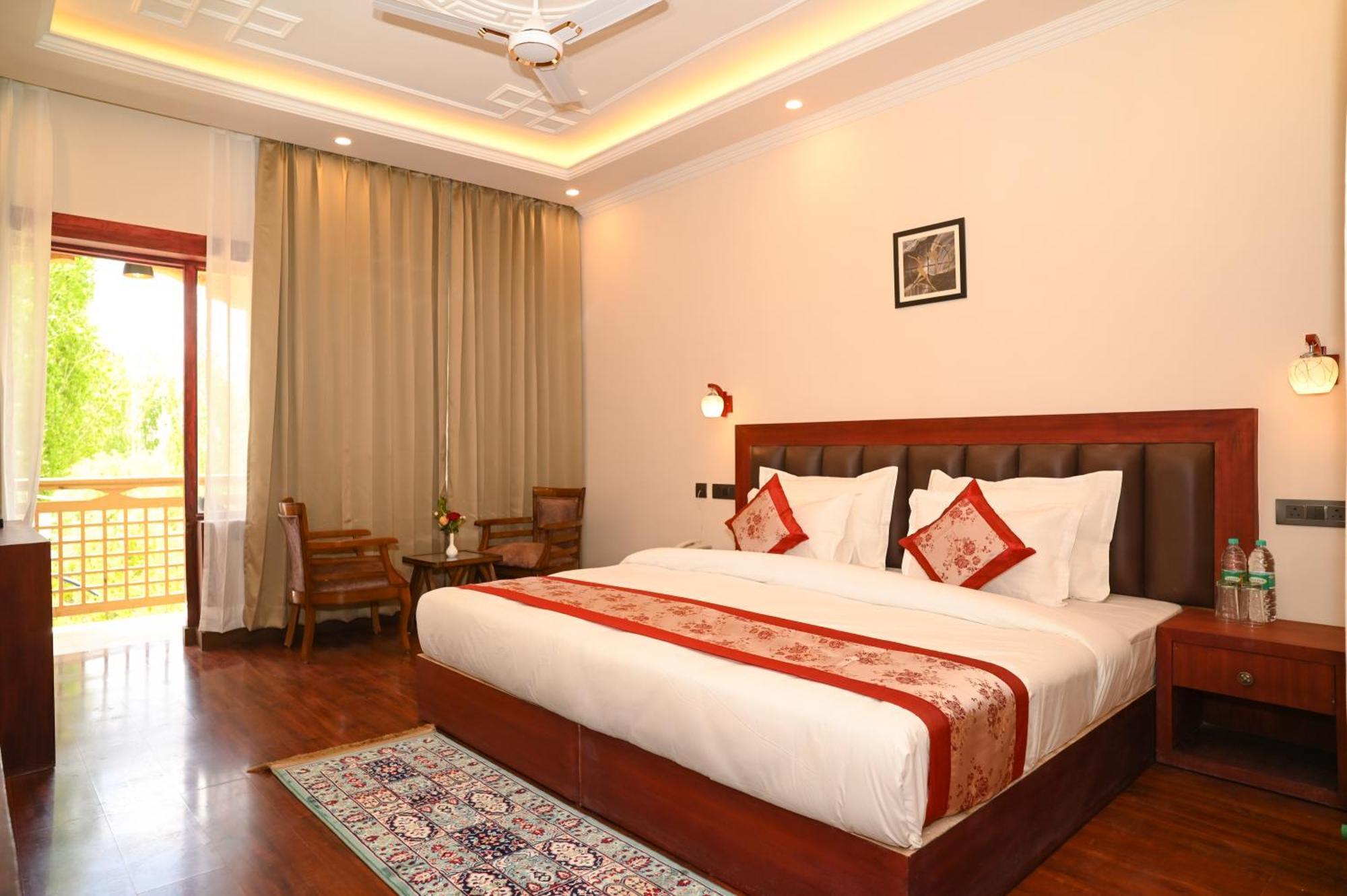 Hotel Ladakh Hills เลห์ ภายนอก รูปภาพ